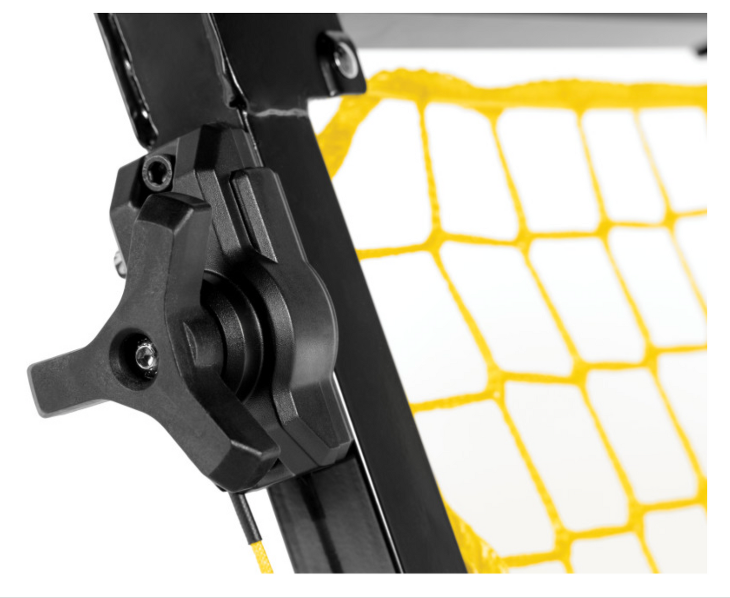 NB! LEVERES KUN TIL POSTNR. 1000-2970. SKLZ rebounder New-station Soccer Trainer Pro.